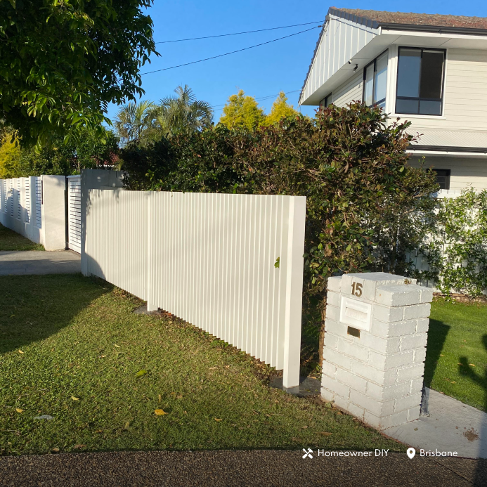 Aluminium Blade Fence Panel 2.2m Wide - Natural White
