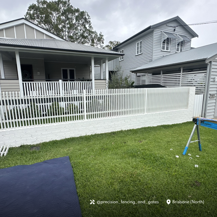 Aluminium Blade Fence Panel 2.2m Wide - Natural White