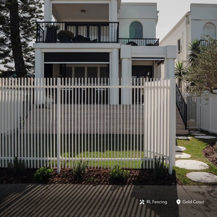 Aluminium Blade Fence Panel 2.2m Wide - Natural White